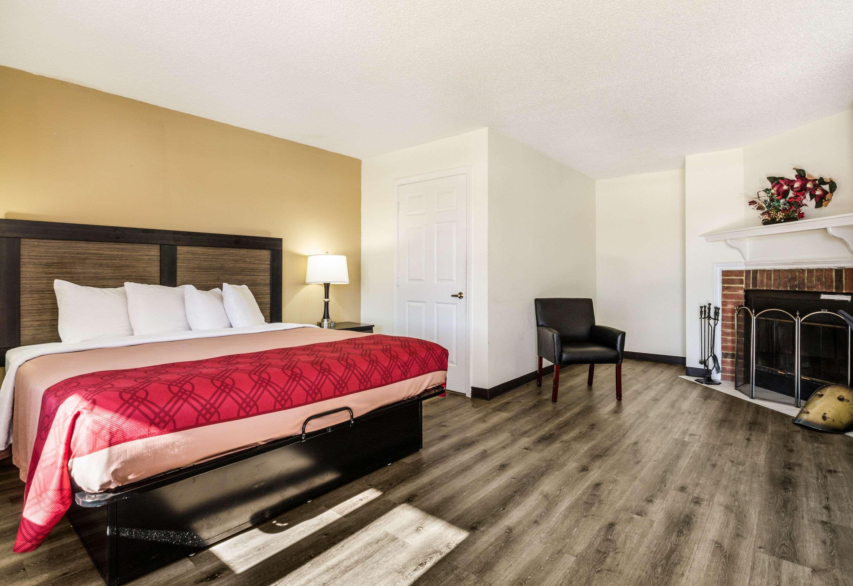 Econo Lodge Glade Springs I-81 Exteriér fotografie