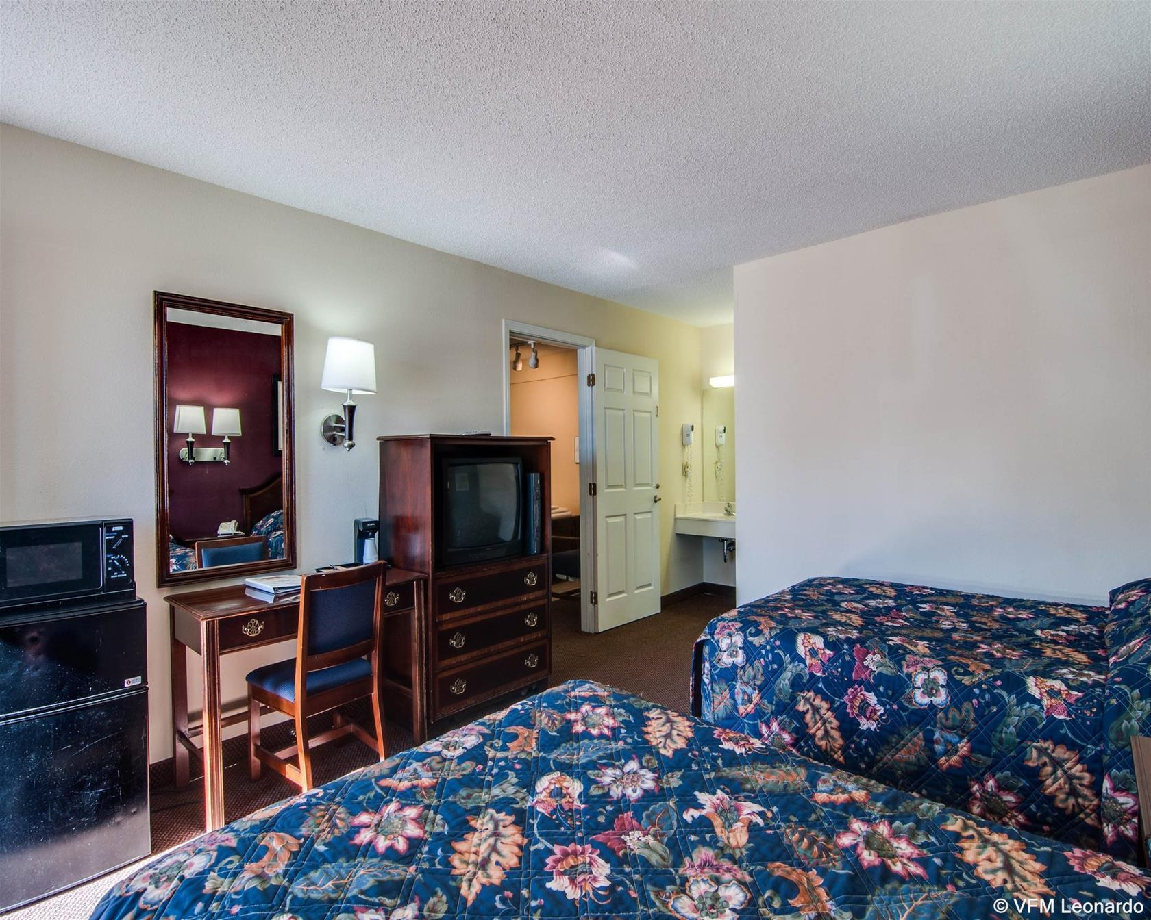 Econo Lodge Glade Springs I-81 Exteriér fotografie