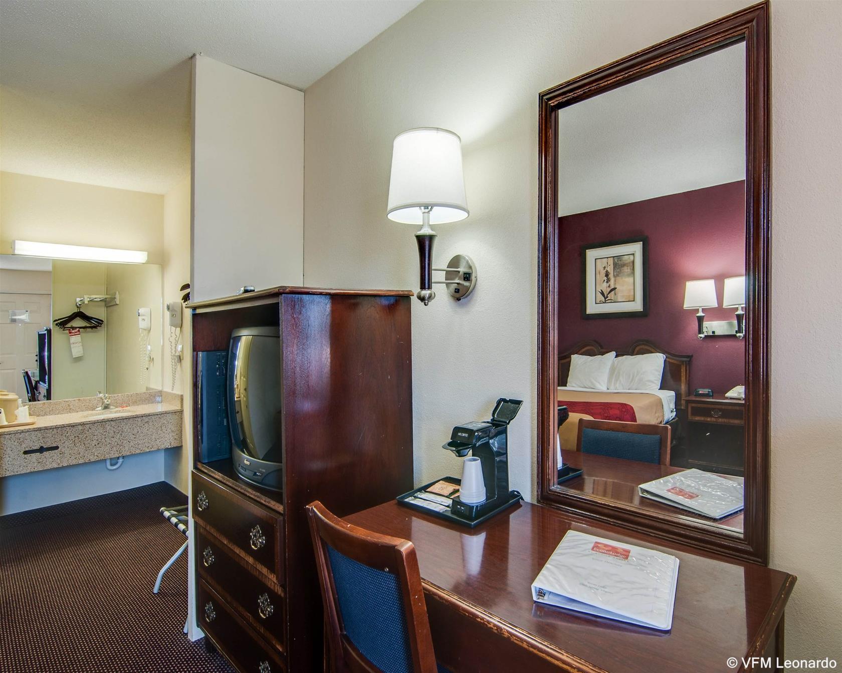 Econo Lodge Glade Springs I-81 Exteriér fotografie