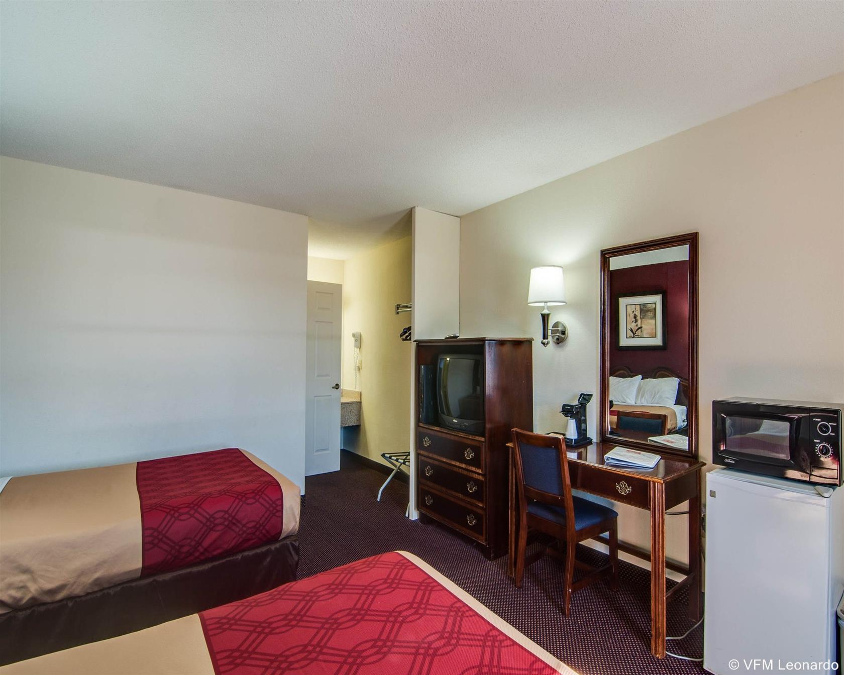 Econo Lodge Glade Springs I-81 Exteriér fotografie