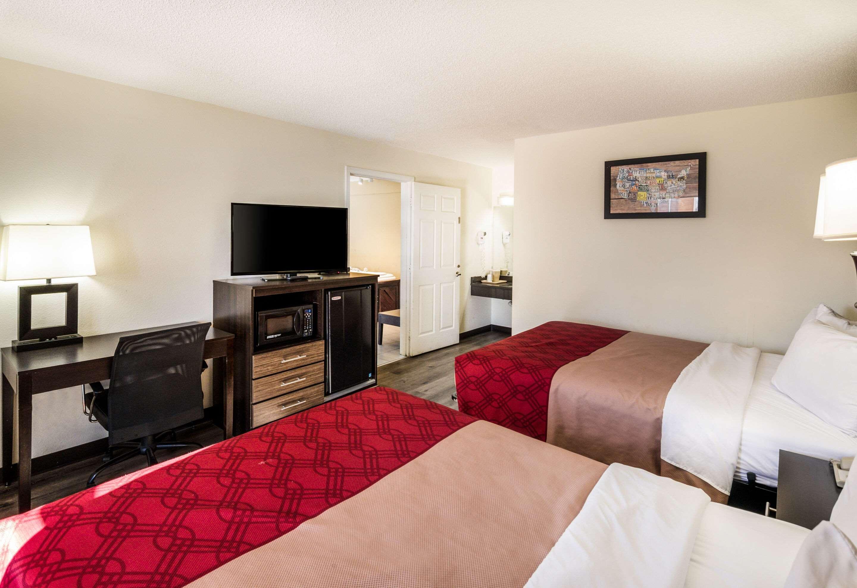 Econo Lodge Glade Springs I-81 Exteriér fotografie