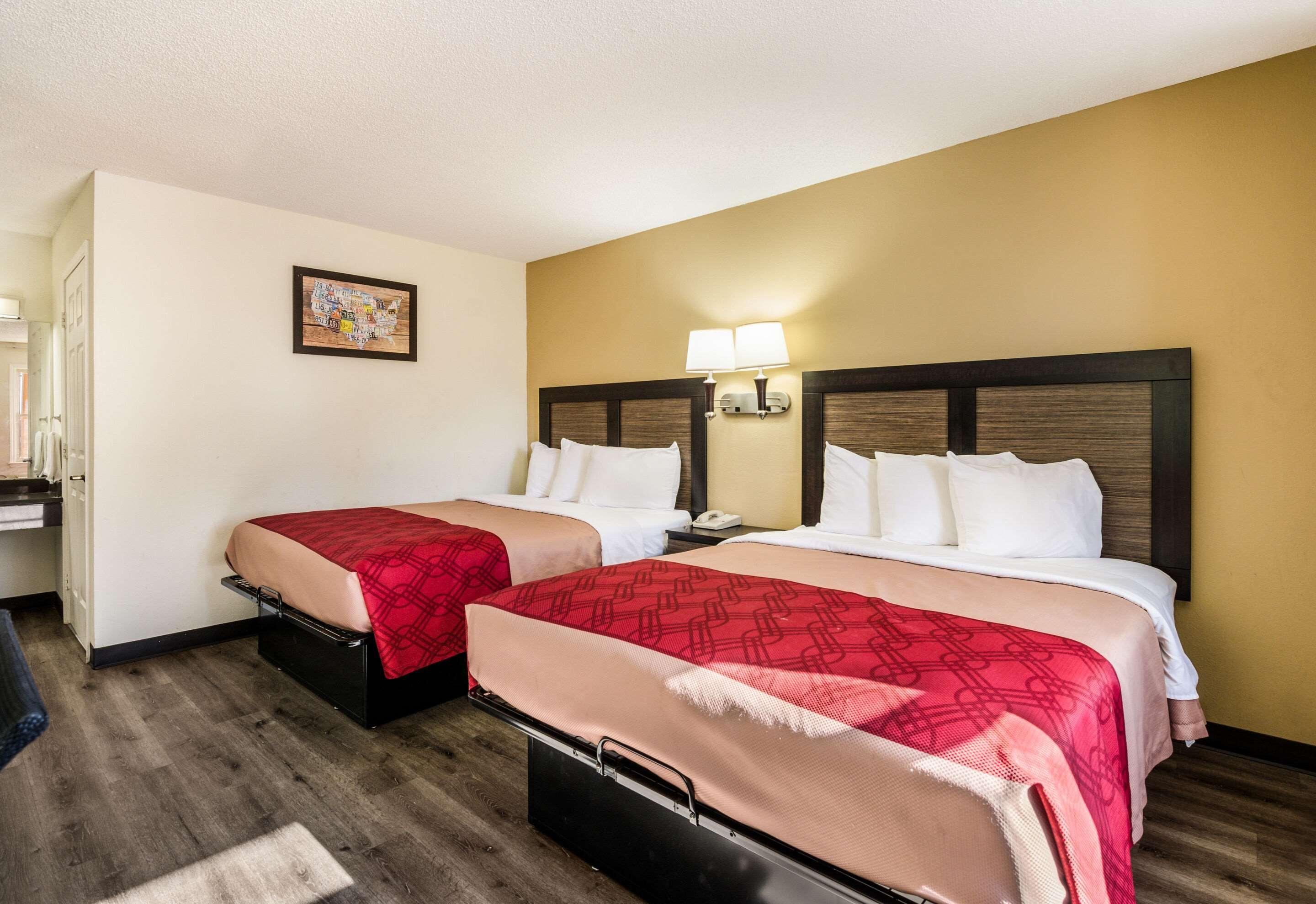 Econo Lodge Glade Springs I-81 Exteriér fotografie