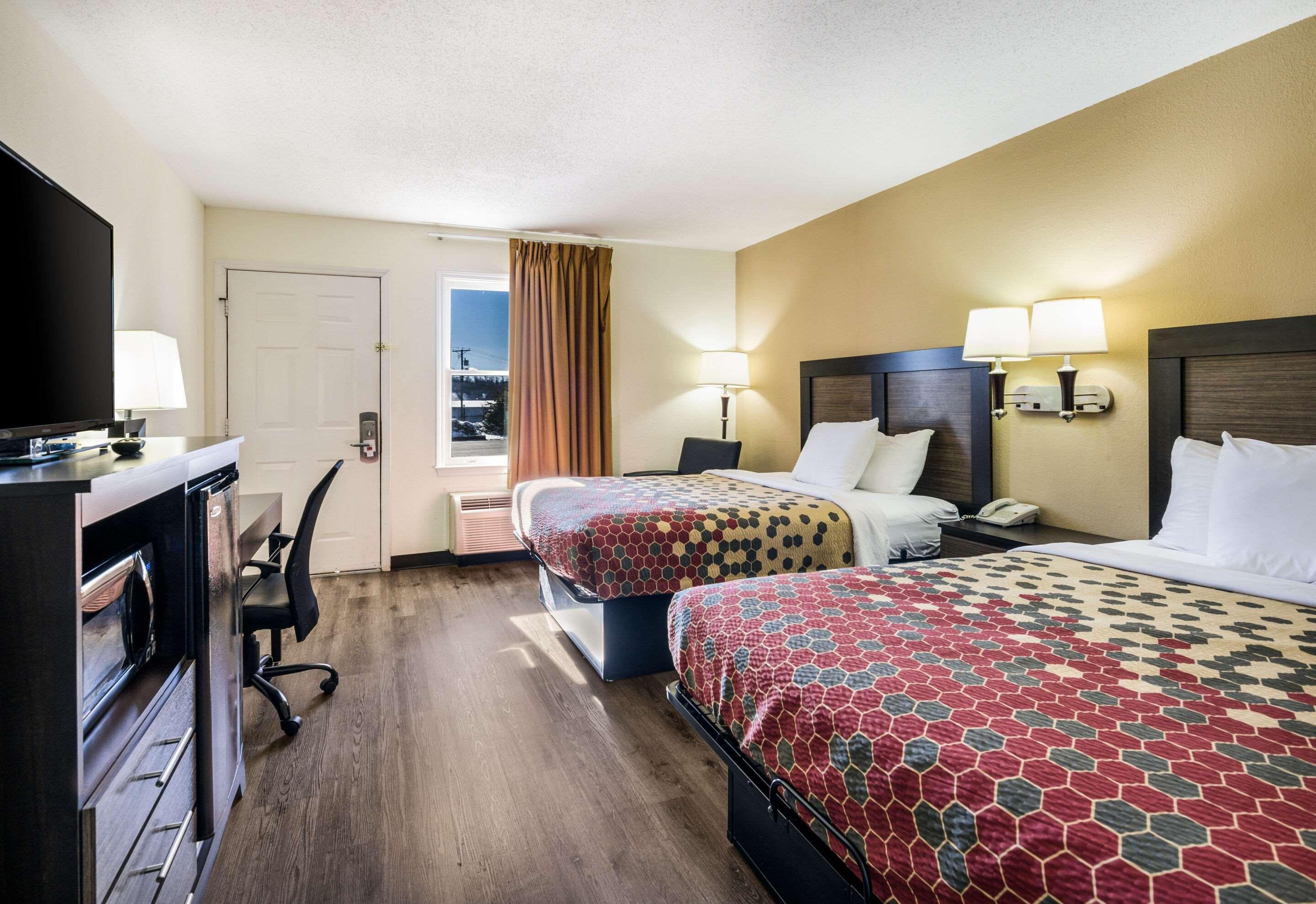 Econo Lodge Glade Springs I-81 Exteriér fotografie