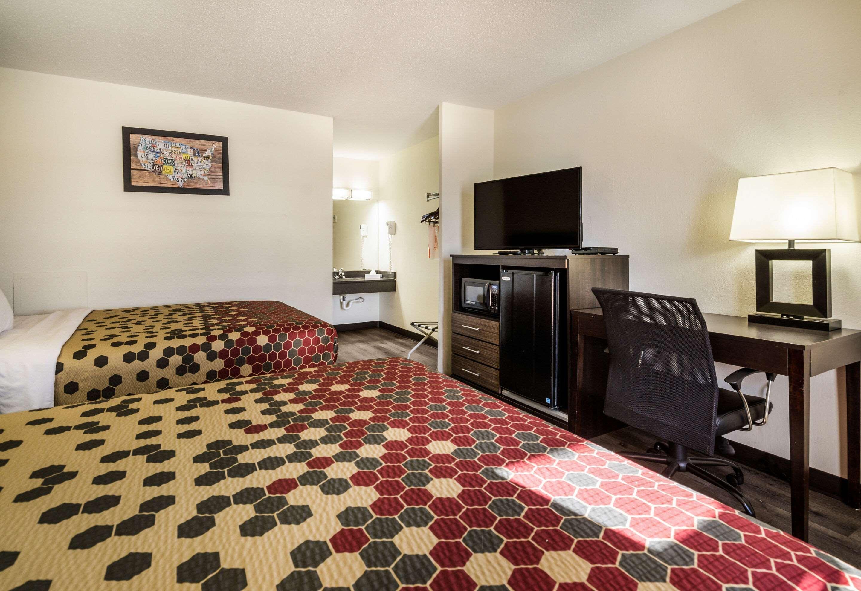 Econo Lodge Glade Springs I-81 Exteriér fotografie