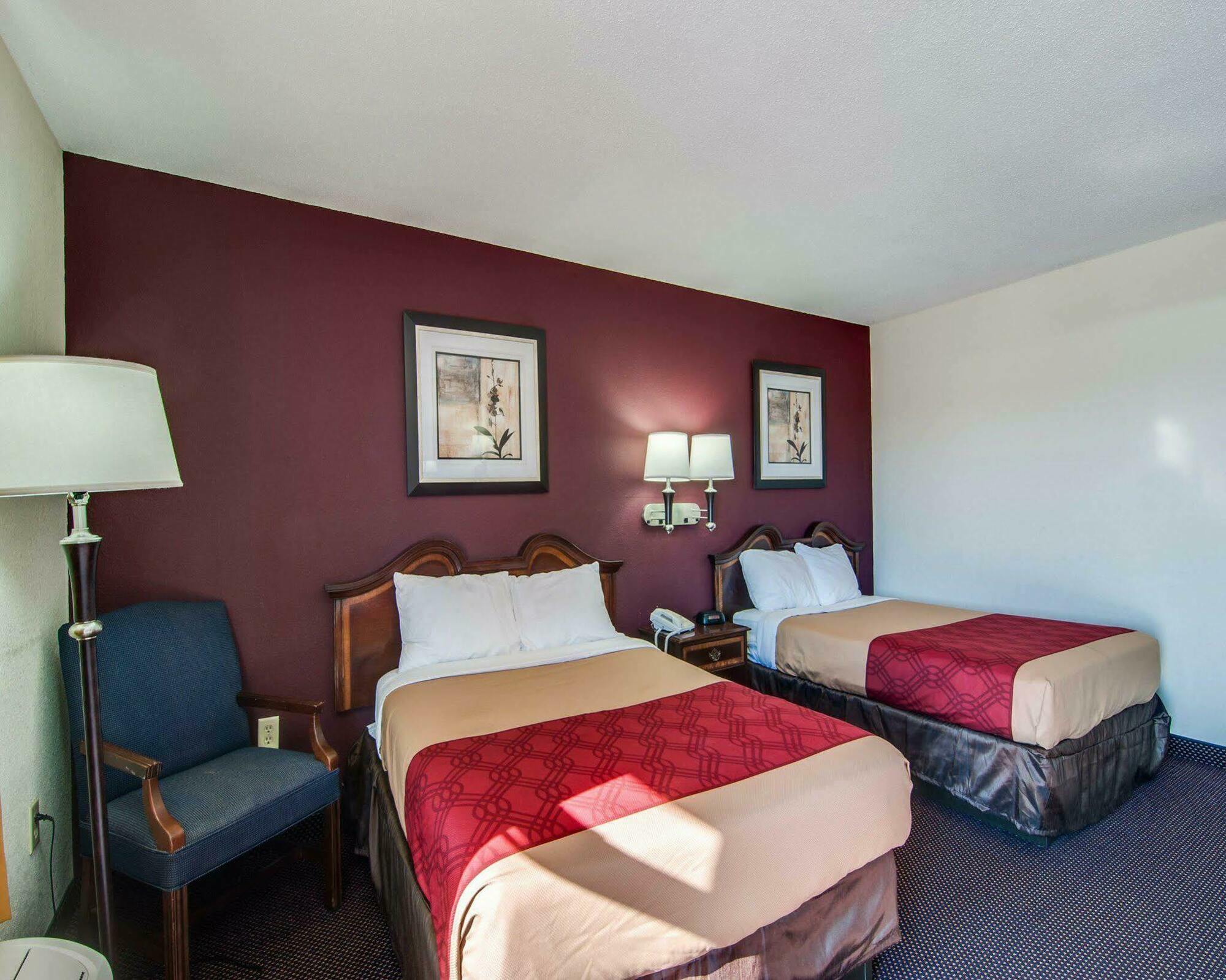Econo Lodge Glade Springs I-81 Exteriér fotografie